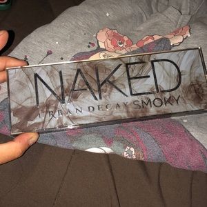 Urban decay Smokey eye eyeshadow pallet